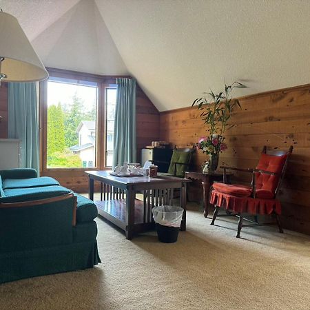 Jason House - Immaculate Suites In A Quiet Seaside Neighbourhood Near Uvic ビクトリア エクステリア 写真