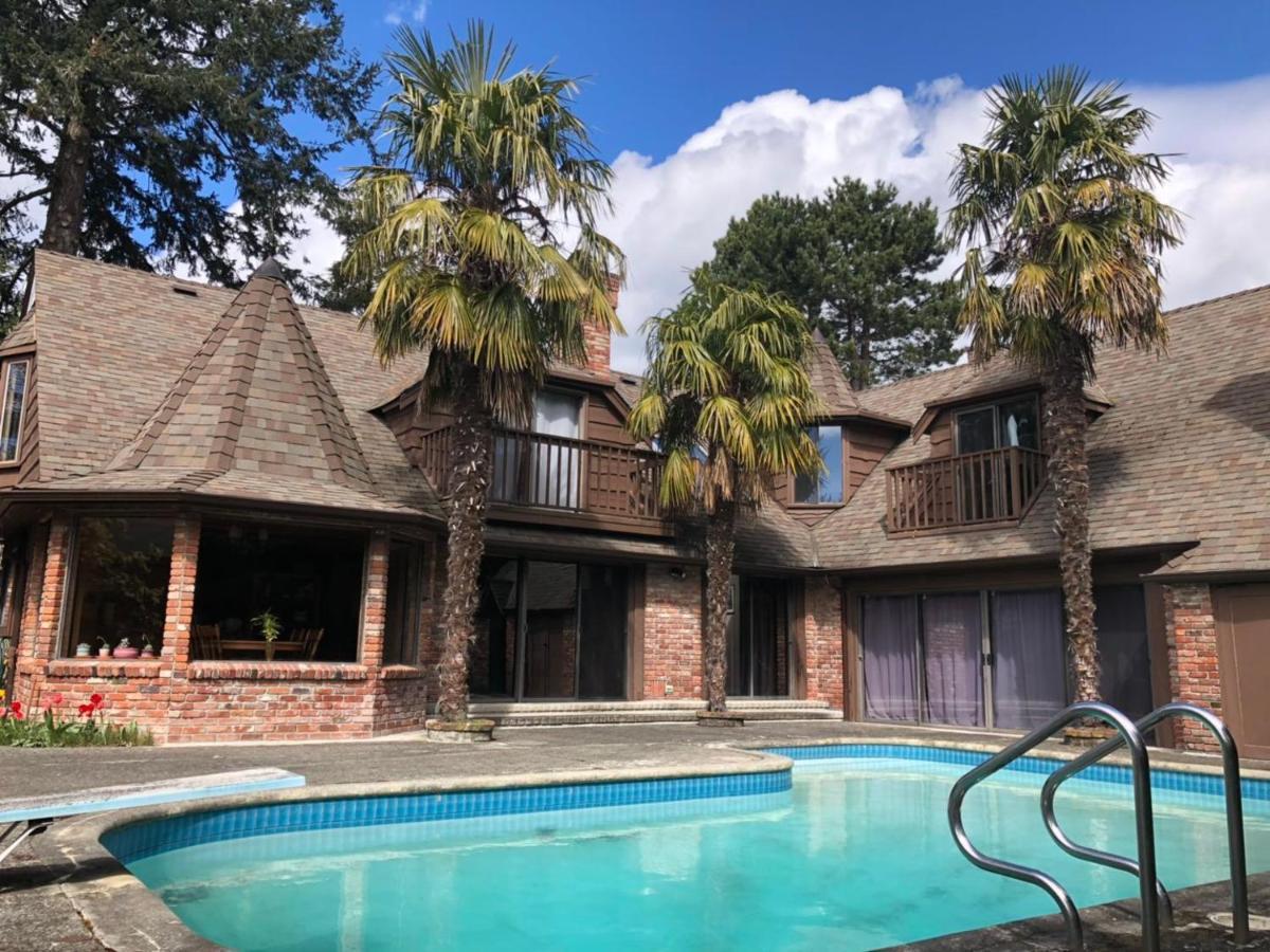 Jason House - Immaculate Suites In A Quiet Seaside Neighbourhood Near Uvic ビクトリア エクステリア 写真