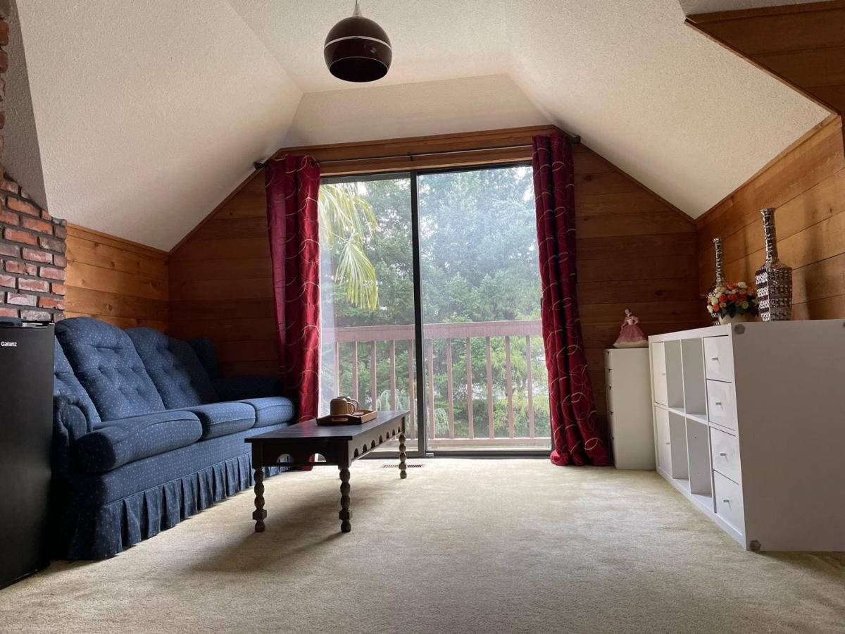 Jason House - Immaculate Suites In A Quiet Seaside Neighbourhood Near Uvic ビクトリア エクステリア 写真