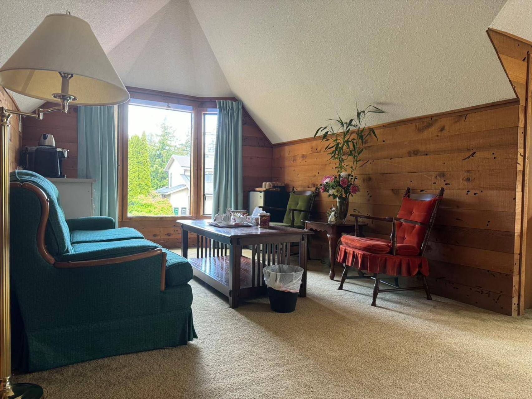 Jason House - Immaculate Suites In A Quiet Seaside Neighbourhood Near Uvic ビクトリア エクステリア 写真