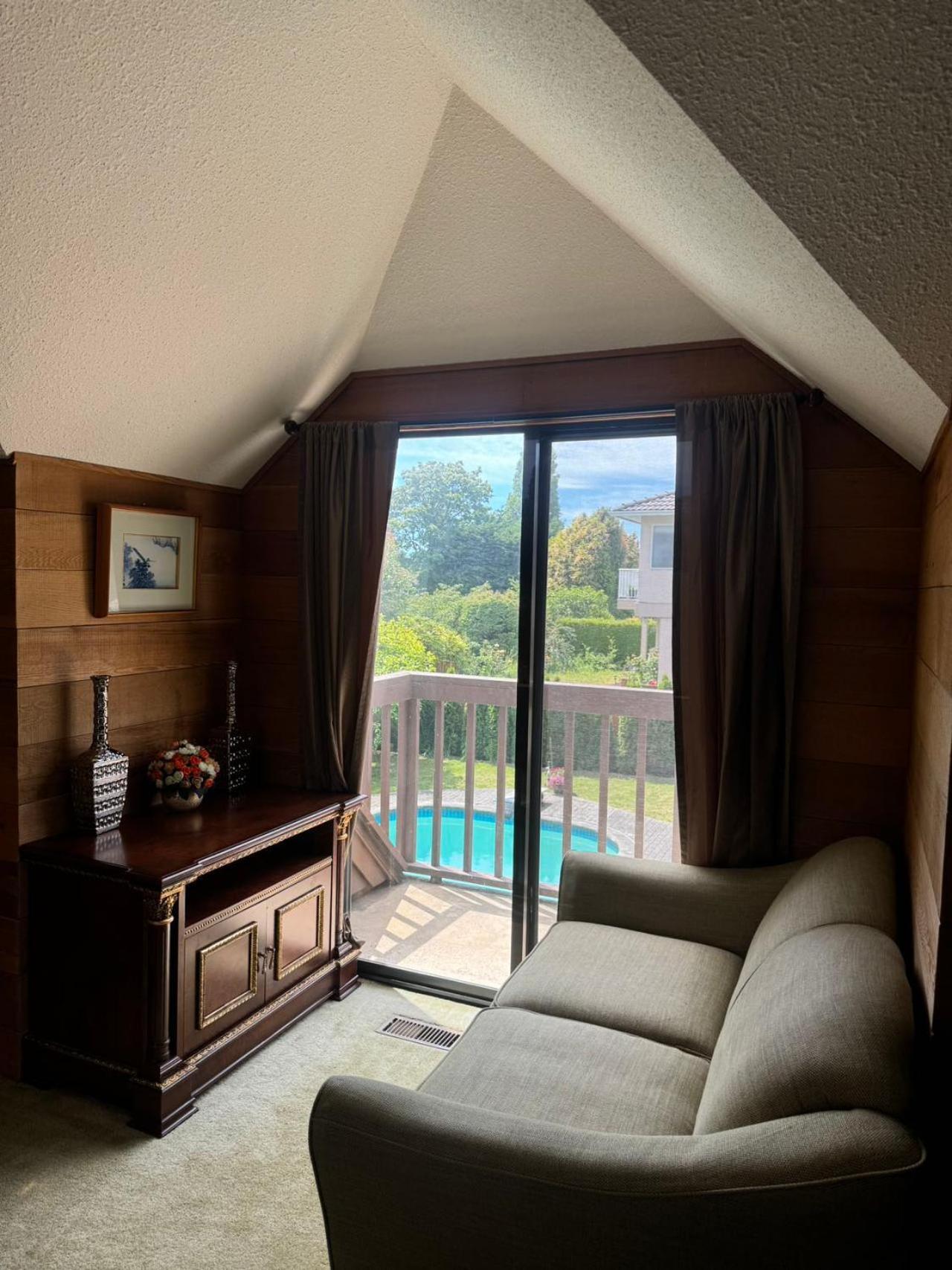 Jason House - Immaculate Suites In A Quiet Seaside Neighbourhood Near Uvic ビクトリア エクステリア 写真